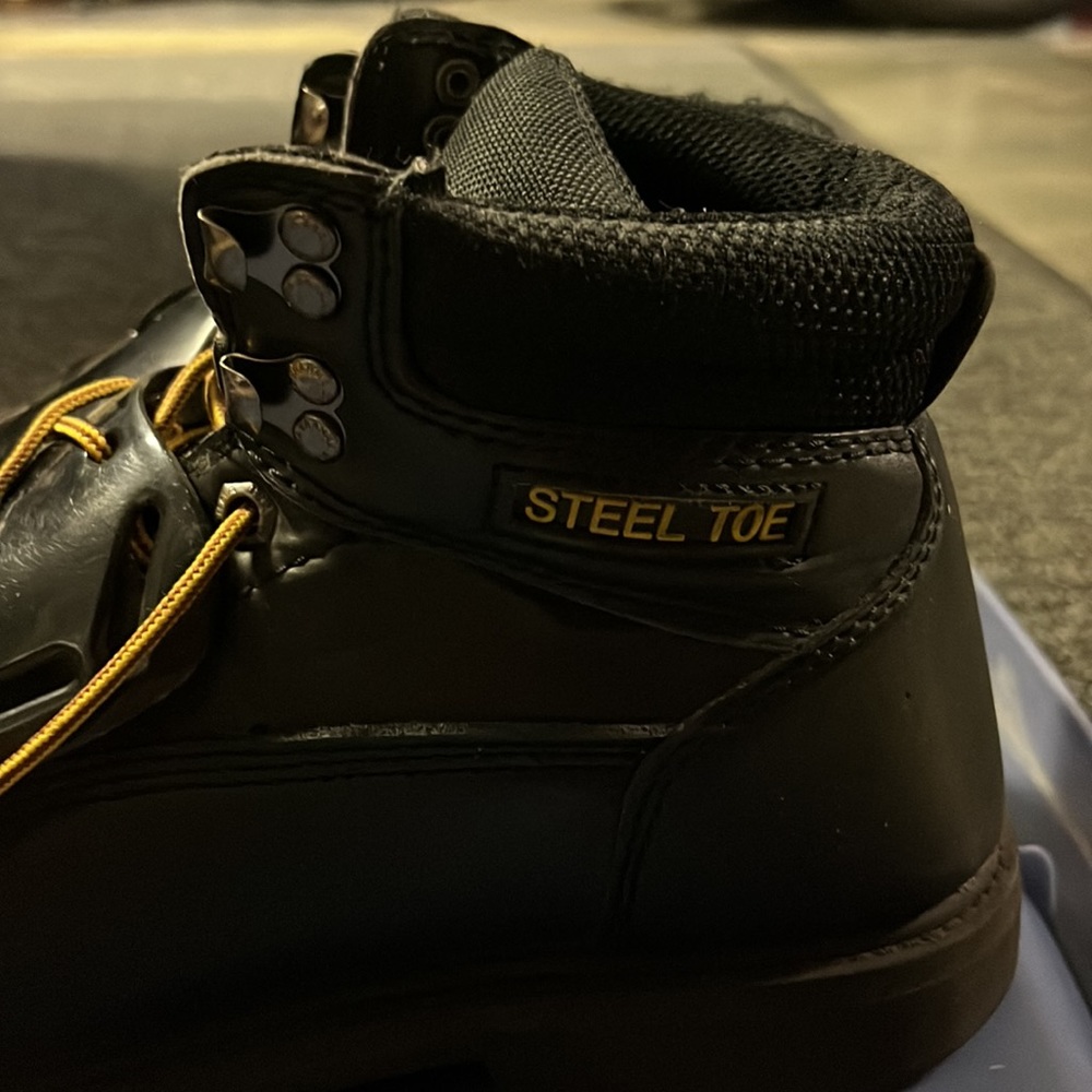 Used Brahma steel toe boots - Picture 11 of 13